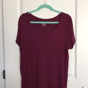 maroon tee